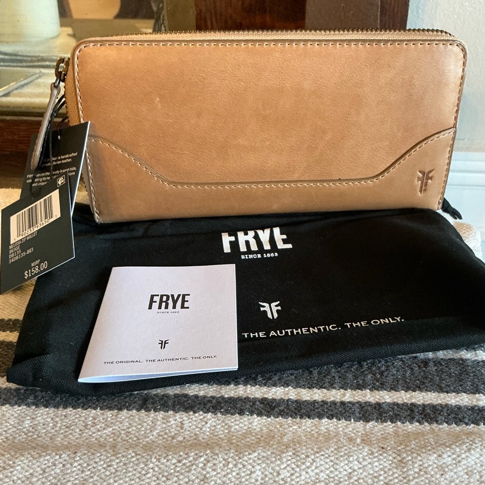 NWT Frye Leather Melissa Zip Around Wallet Beige Brown Retail $158 - Picture 3 of 13